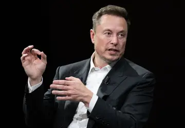 Elon Musk diz que IA mais inteligente do que os humanos está próxima
